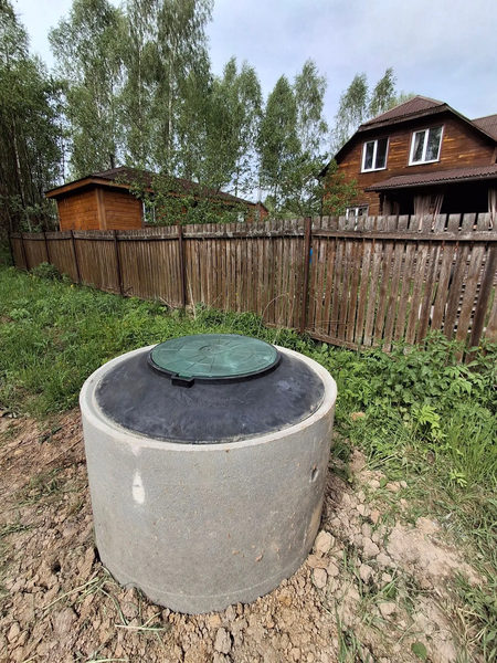 Кольцо септика с люком над землёй